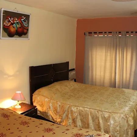 Robertos Hostel